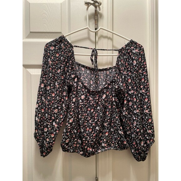 Women’s Medium American‎ Eagle Crop Top with Floral Print - Picture 2 of 2